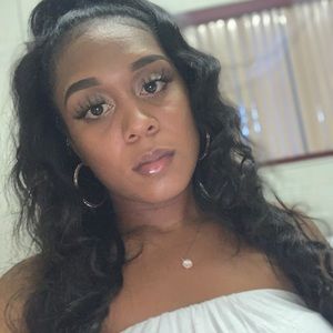 Meet your Posher, Brenda